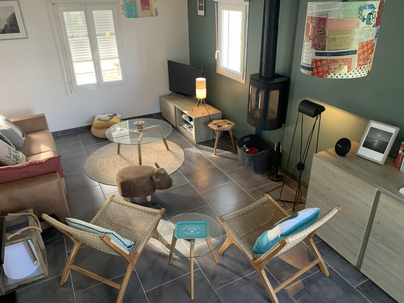 832948_2025-location_meublee-maison_-le_palais-vignon_-_salon_1