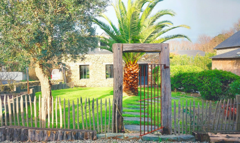 840195_bichelot_bangor-2025-hebergements_belle_ile-meuble-annexes-_2_personnes-independantes-1-exterieur
