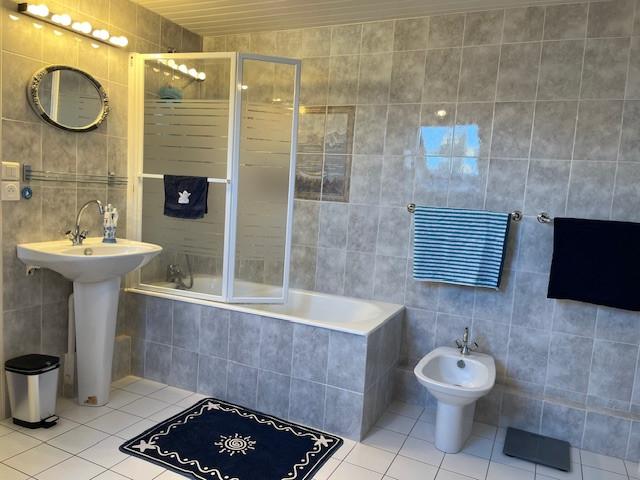 865599_salle_de_bain_etage_2