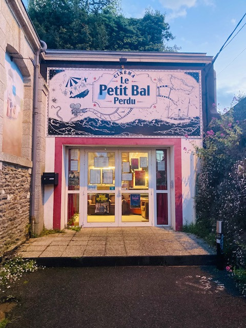 865600_cinema-a_100_metres